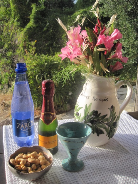 Drink med tilltugg på Kreta